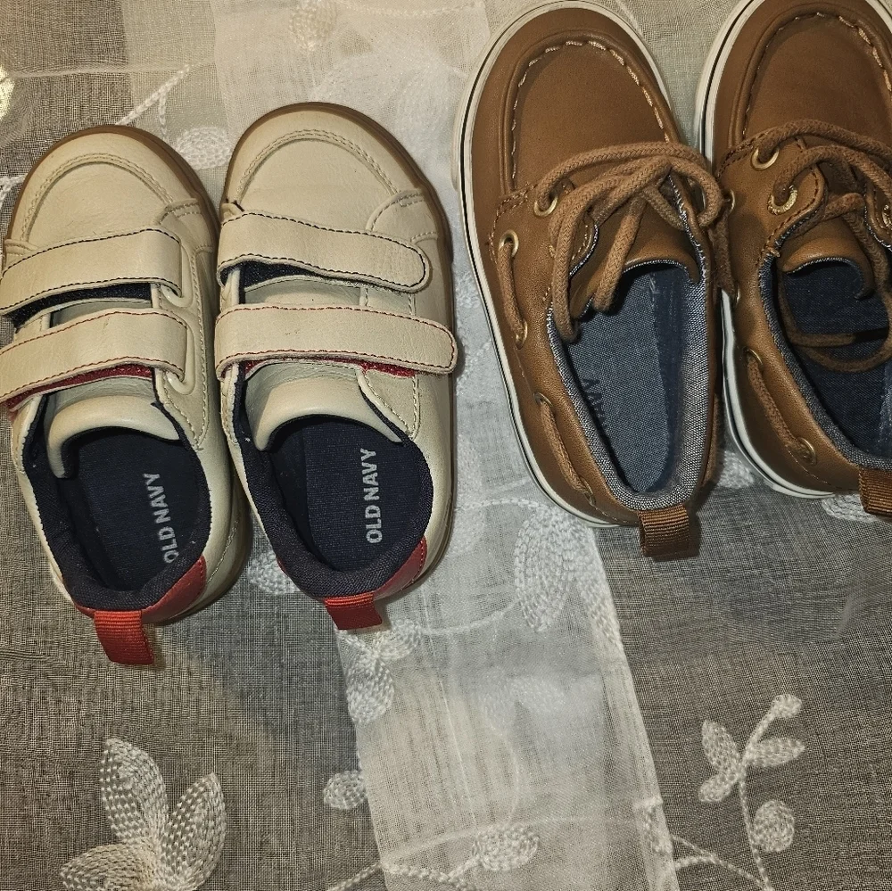 Old Navy, kids shoes size 7